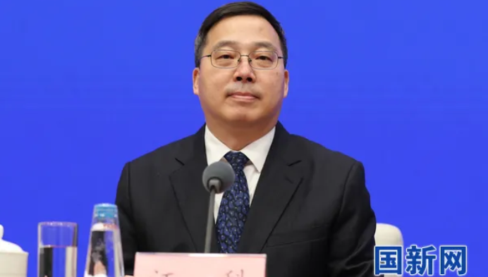 民法典明確多數(shù)業(yè)主同意即可，住建部：推動(dòng)老舊小區(qū)加裝電梯，探索“物業(yè)+養(yǎng)老”新模式(圖1)