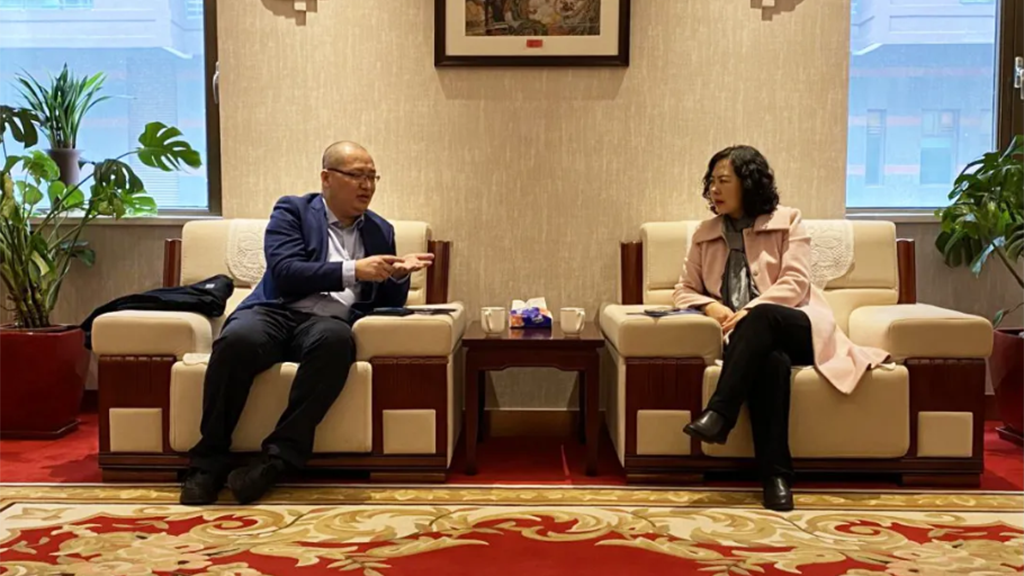 悅享數(shù)字趙鍇一行到鄂爾多斯駐京人才工作站交流(圖2) 悅享數(shù)字趙鍇一行到鄂爾多斯駐京人才工作站交流(圖2)