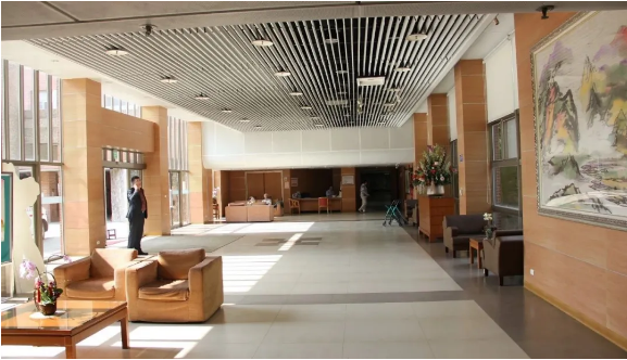 務(wù)必細(xì)品：送老人住養(yǎng)老院，家庭成員是這樣做決定的(圖1)