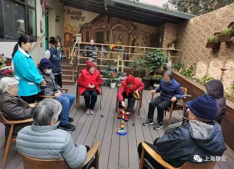 醫(yī)療、康復(fù)、生活照料……這些需求在家門口就能解決！靜安這里正打造“沒有圍墻的養(yǎng)老院”(圖1)