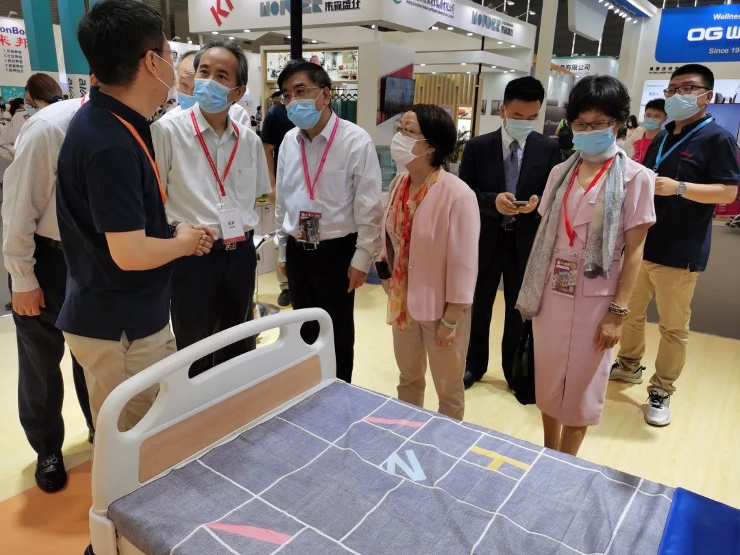 智慧養(yǎng)老，“智”在何處？上海市政協(xié)人資環(huán)建委開展專題考察(圖2)