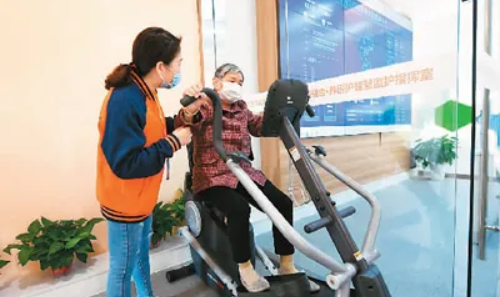 “老年版”APP興起，適老化改造提速，老年人加快—— 享受智能生活 融入數(shù)字時代(圖2)